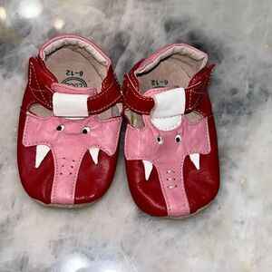 Livie and Luca elephant crib shoes 6/12m